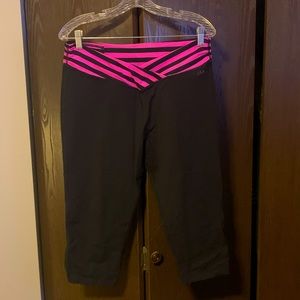 Just below the knee leggings